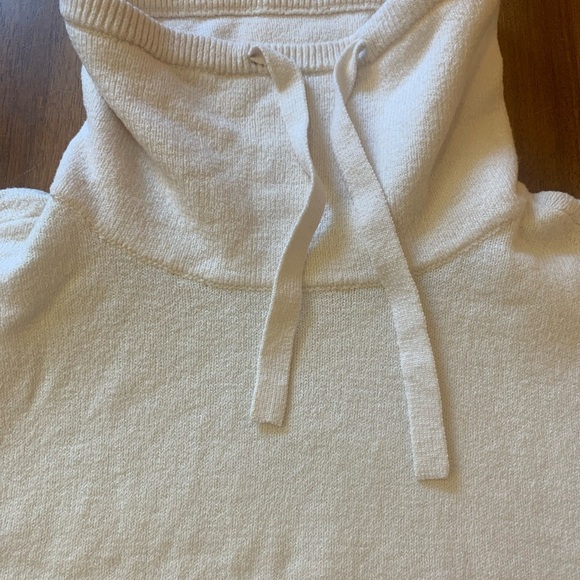Loft sweater XL White Kangaroo pocket Super Soft Cowl Turtleneck tie strings - Picture 5 of 7